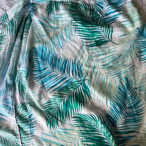 Tahari Green Knee-Length Pencil Skirt with Slit - Picture 8 of 12